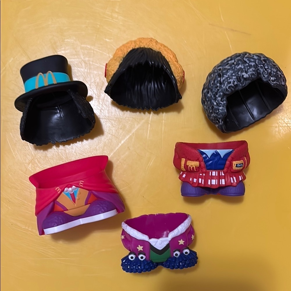 ☘️ BOGO FREE ☘️ Set of 6 Kerwin Frost x McDonald's Nugget outfit pieces 2023